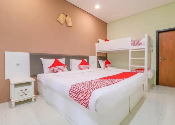 Oyo 1445 12 Hotel