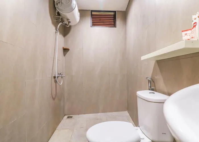 Oyo 1445 12 Hotel