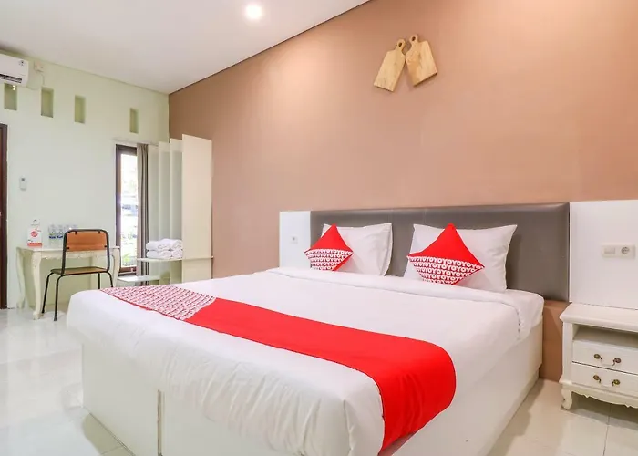 Oyo 1445 12 Hotel